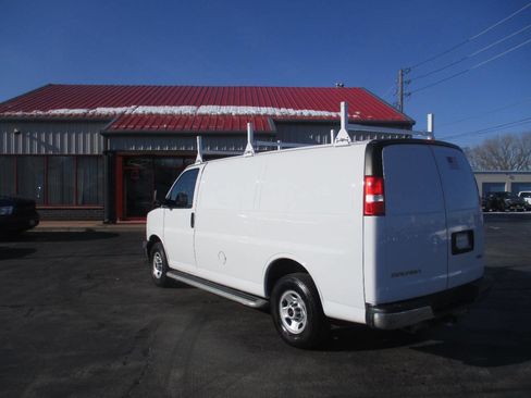 Used 2020 GMC Savana 3500 w/ Driver Convenience Package image 3