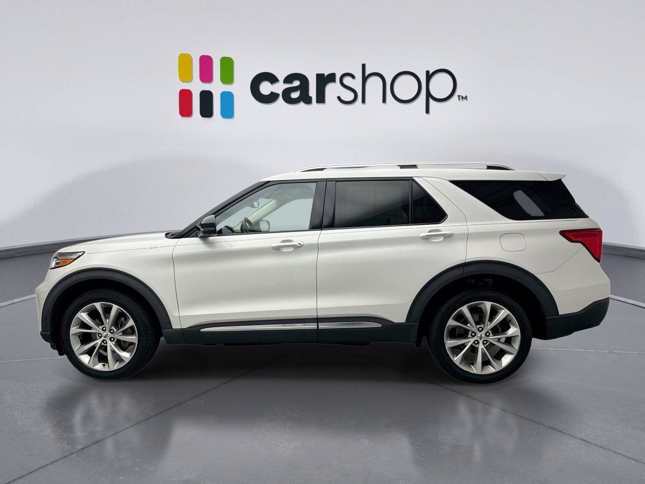 Used 2021 Ford Explorer Platinum w/ Equipment Group 601A AWD/4WD image 2