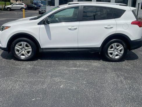 Used 2015 Toyota RAV4 LE FWD image 8
