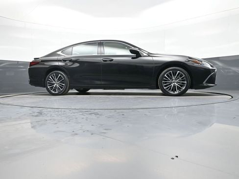 Used 2024 Lexus ES 300h w/ Premium Package image 30