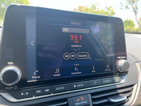 Used 2025 Nissan Altima 2.5 SV FWD image 20