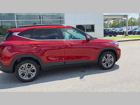 Used 2024 Kia Seltos S AWD/4WD image 35