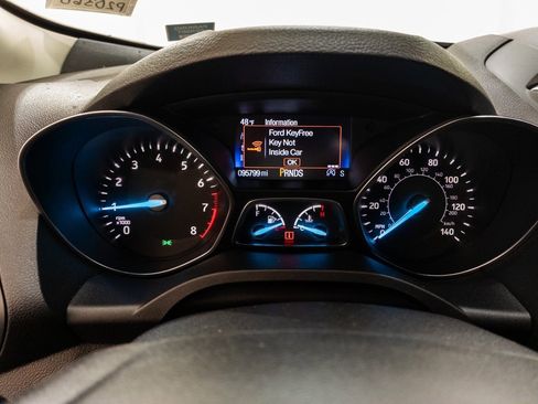 Used 2019 Ford Escape SE image 18