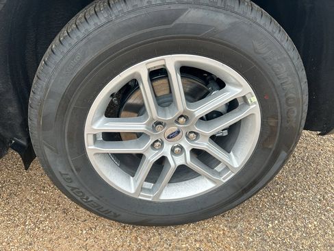 New 2026 Ford Explorer Active RWD image 9