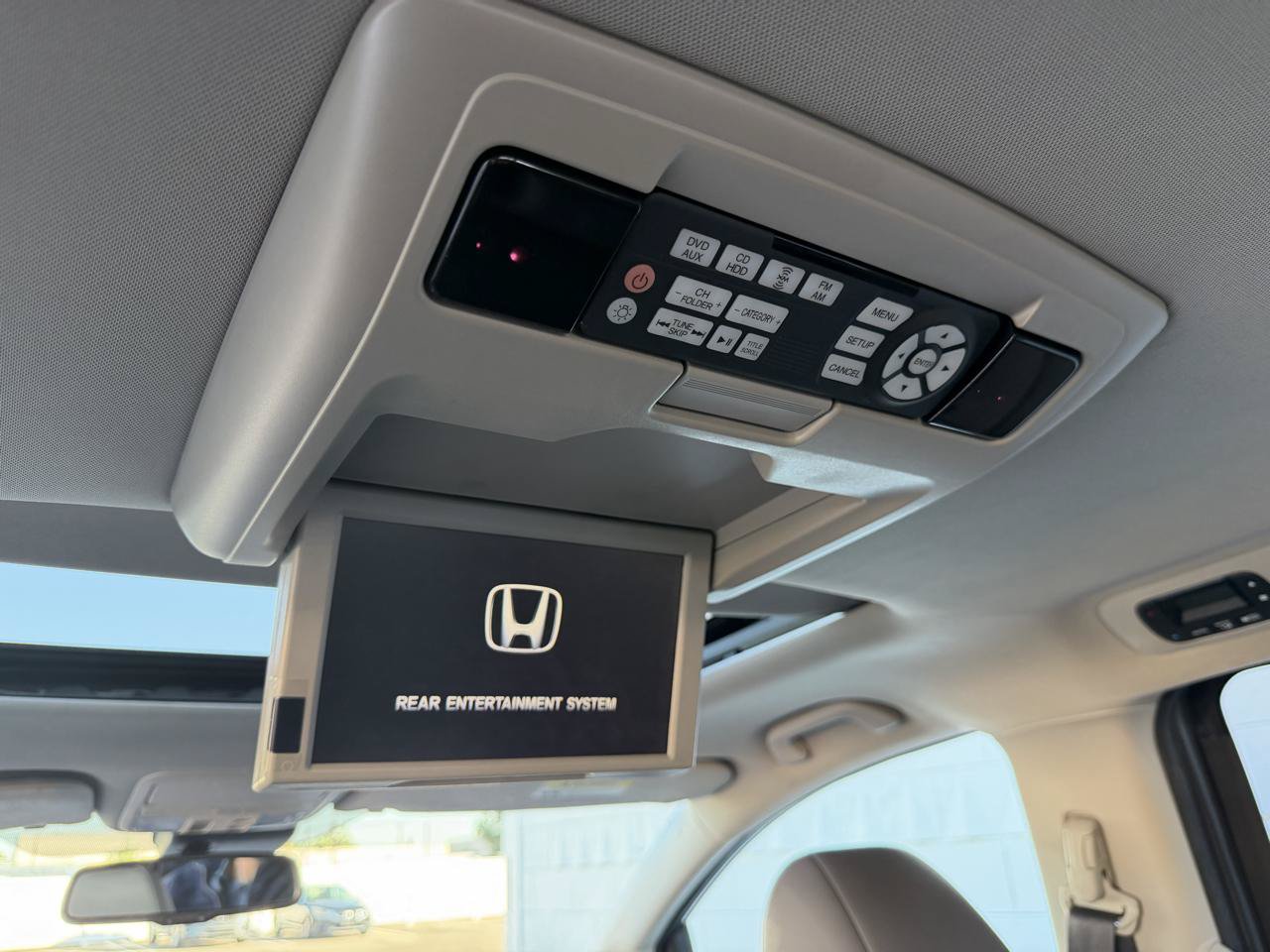 Used 2015 Honda Odyssey Touring Elite image 17