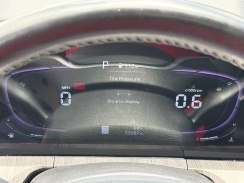 Used 2025 Kia Telluride EX w/ EX Captain's Chair Package FWD image 27