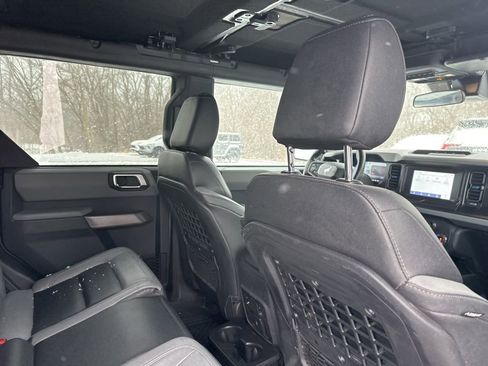 Used 2023 Ford Bronco Black Diamond image 13