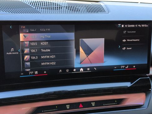 Used 2025 BMW i5 eDrive40i w/ Premium Package image 22