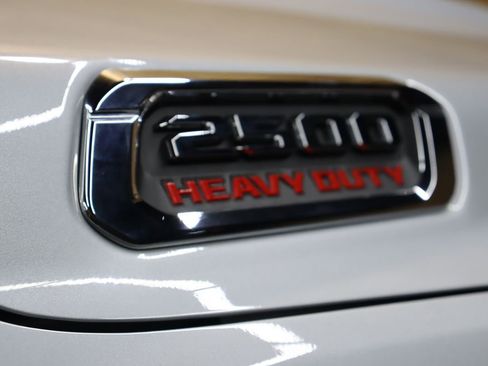 Used 2026 RAM 2500 Laramie AWD/4WD image 9