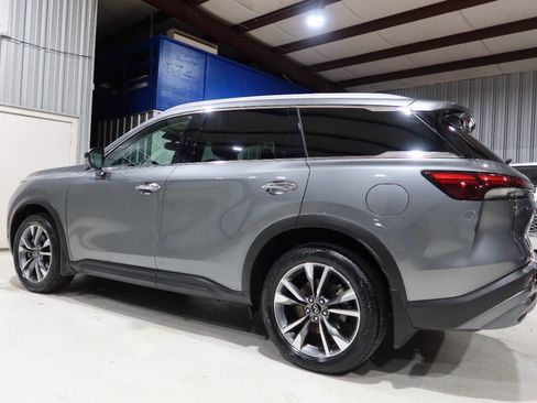Used 2022 INFINITI QX60 Luxe w/ Cargo Package FWD image 2