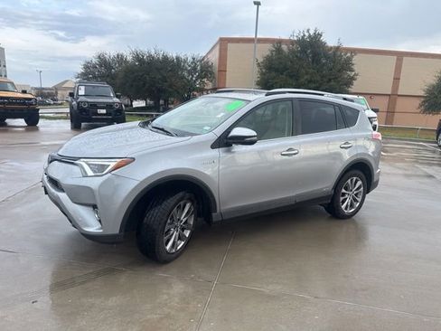 Used 2017 Toyota RAV4 Limited w/ Advanced Technology Package image 7