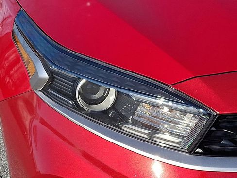 Used 2023 Kia Forte LXS image 9