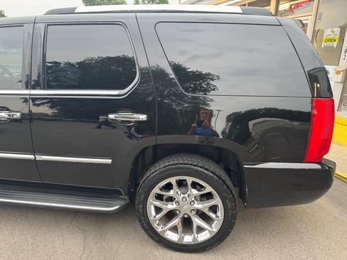 Used 2012 Cadillac Escalade AWD image 5