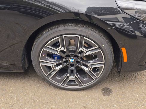 New 2026 BMW 530i xDrive w/ M Sport Package AWD/4WD image 9
