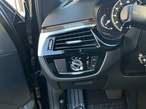 Used 2019 BMW 530i w/ Convenience Package RWD image 25