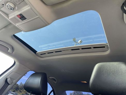 Used 2017 Volkswagen Jetta SE image 19