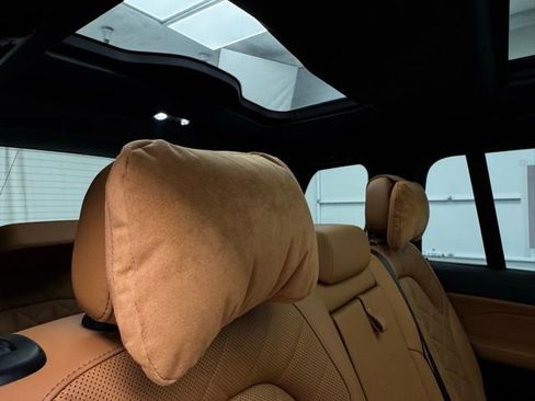 Used 2023 BMW X7 xDrive40i w/ Executive Package image 30