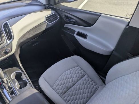 Used 2020 Chevrolet Equinox LS image 16
