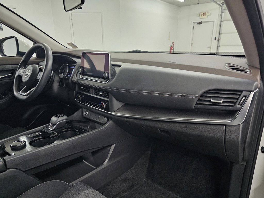 Used 2023 Nissan Rogue SV AWD/4WD image 12