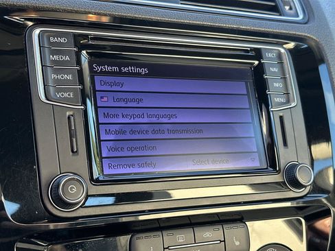 Used 2016 Volkswagen Jetta Sport image 31