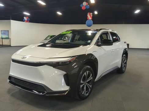 Used 2024 Toyota bZ4X XLE image 8