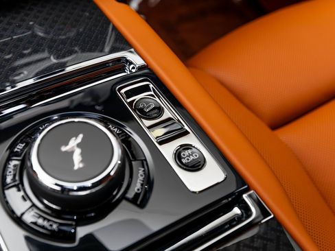 New 2026 Rolls-Royce Cullinan Black Badge image 30