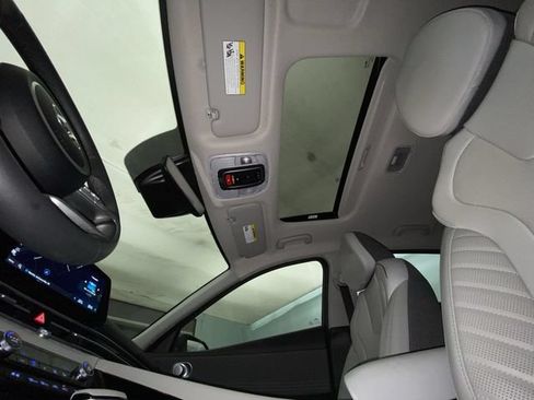 Used 2023 Hyundai Elantra Limited FWD image 22
