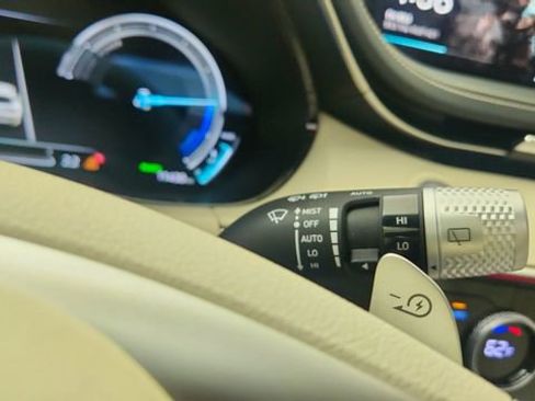 Used 2025 Genesis Electrified GV70 Advanced w/ Prestige Package image 43