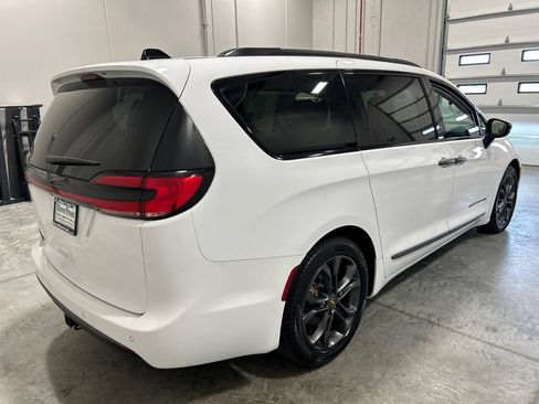 Used 2024 Chrysler Pacifica Touring-L w/ Road Tripper Package FWD image 6
