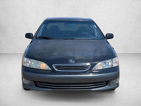 Used 2000 Lexus ES 330 w/ Lexus Value Pkg FWD image 2