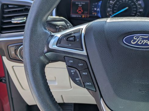 Used 2017 Ford Edge Titanium w/ Technology Package AWD/4WD image 19