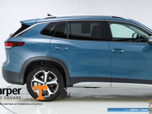Used 2025 Volkswagen Tiguan SE FWD image 49