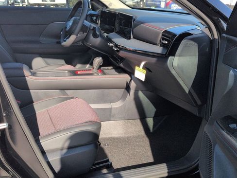 New 2026 Nissan Kicks SR w/ Cold Weather Package image 19