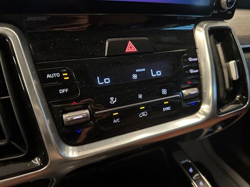 Used 2023 Kia Sorento SX Prestige AWD/4WD image 15