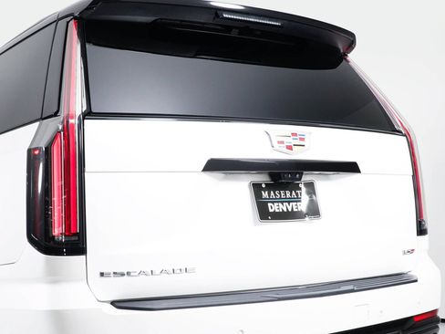 Used 2025 Cadillac Escalade V AWD/4WD image 20