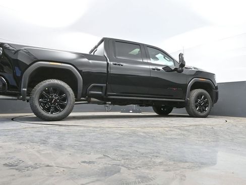 New 2026 GMC Sierra 2500 AT4 w/ AT4 Premium Plus Package AWD/4WD image 38