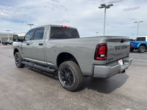 New 2026 RAM 2500 Big Horn AWD/4WD image 7