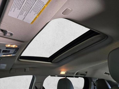 Used 2021 Toyota Sienna XLE FWD image 12