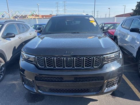 Used 2023 Jeep Grand Cherokee L Summit w/ Advanced Protech Group IV AWD/4WD image 2