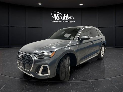 Used 2024 Audi Q5 e Premium Plus w/ Premium Plus Package AWD/4WD image 3