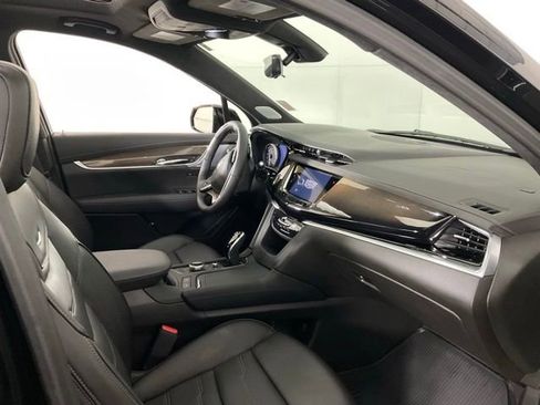 Certified 2025 Cadillac XT6 Sport w/ Platinum Package image 27