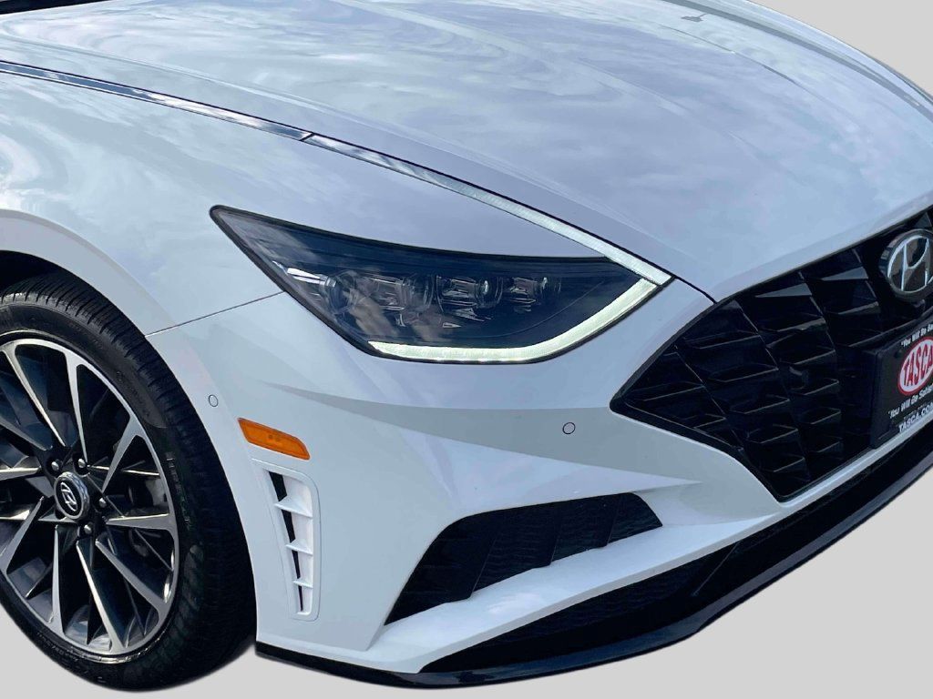 Used 2023 Hyundai Sonata Limited w/ Cargo Package FWD image 10