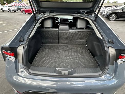 Used 2024 Toyota Prius XLE image 4