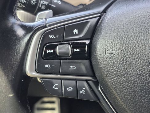 Used 2018 Honda Accord Sport image 13
