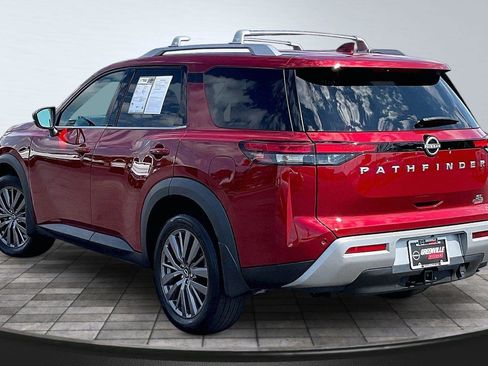 Certified 2024 Nissan Pathfinder SL w/ SL Premium Package FWD image 3