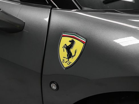 Certified 2022 Ferrari F8 Tributo RWD image 12