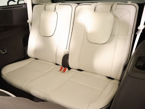 Used 2021 Lincoln Aviator Black Label w/ Class IV Trailer Tow Package image 14