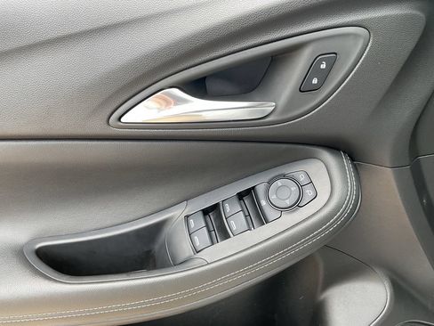 Used 2025 Buick Encore GX Preferred FWD image 13