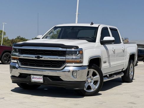 Used 2018 Chevrolet Silverado 1500 LT w/ Texas Edition RWD image 2