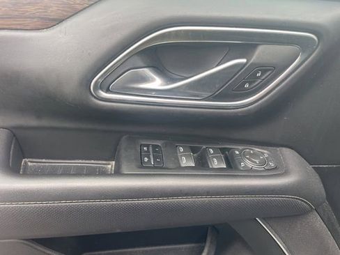 Used 2024 Chevrolet Suburban Premier AWD/4WD image 25